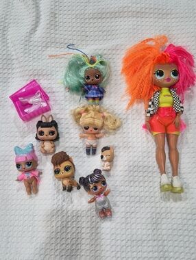 LOL Surprise OMG & Other Series Lot Of Dolls, Figures, Pets & Shoes Toys